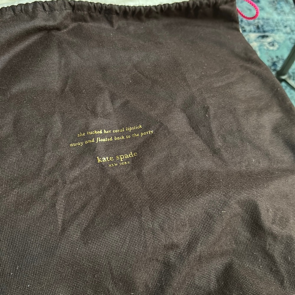 Kate spade dust cover size 17x20 size